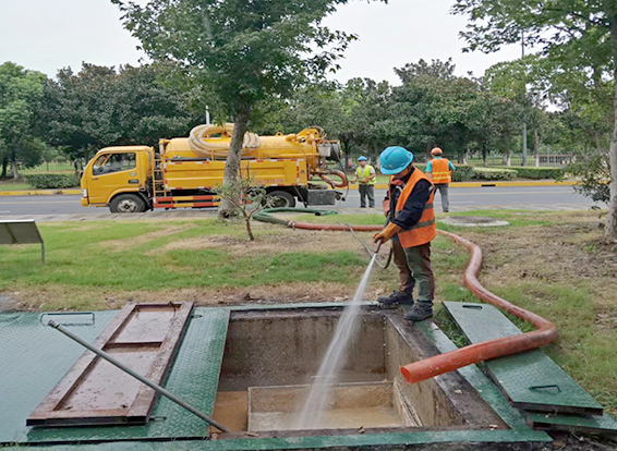 红旗化油池清理